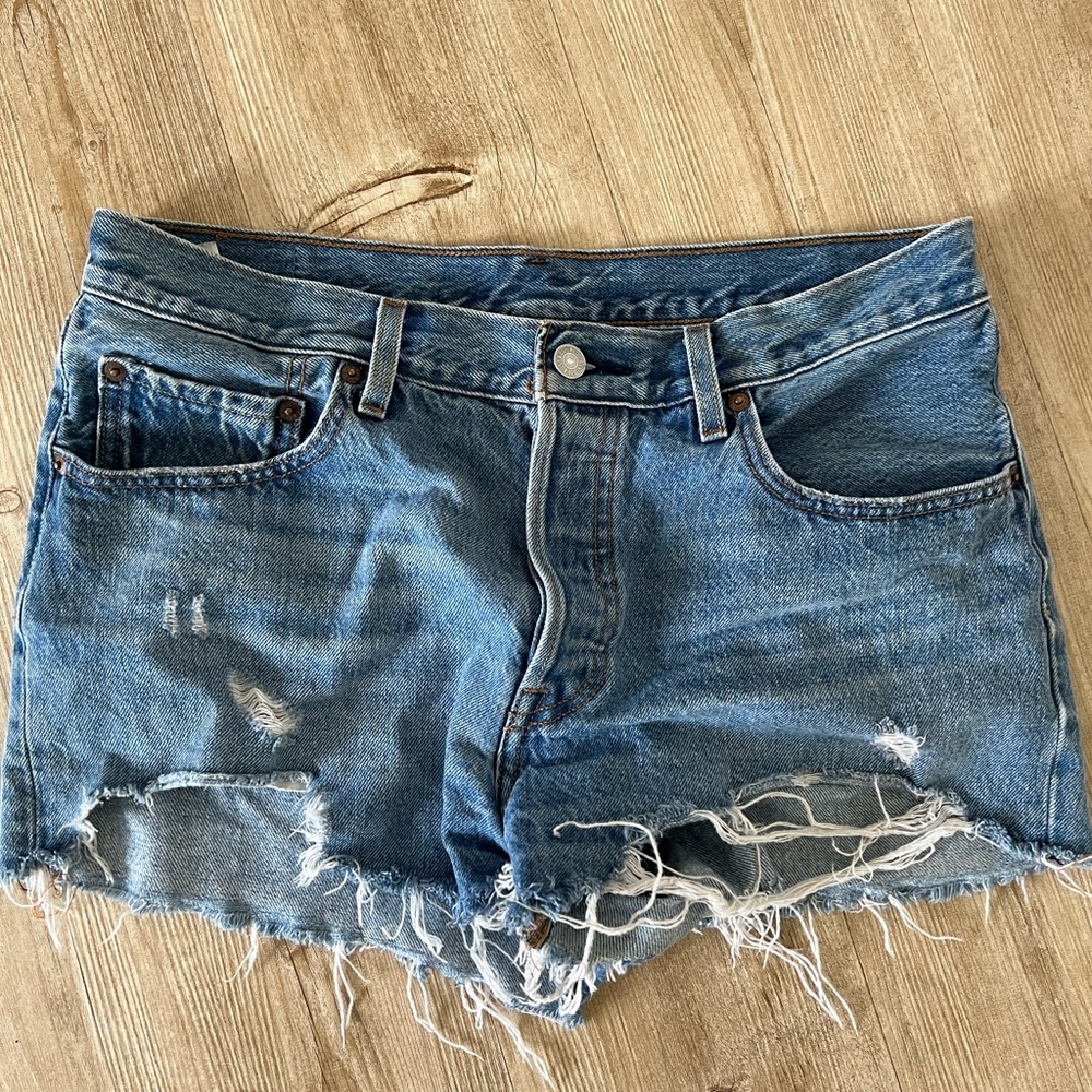 Levi shorts! Size W30! Worn a handful of times. Great condition!